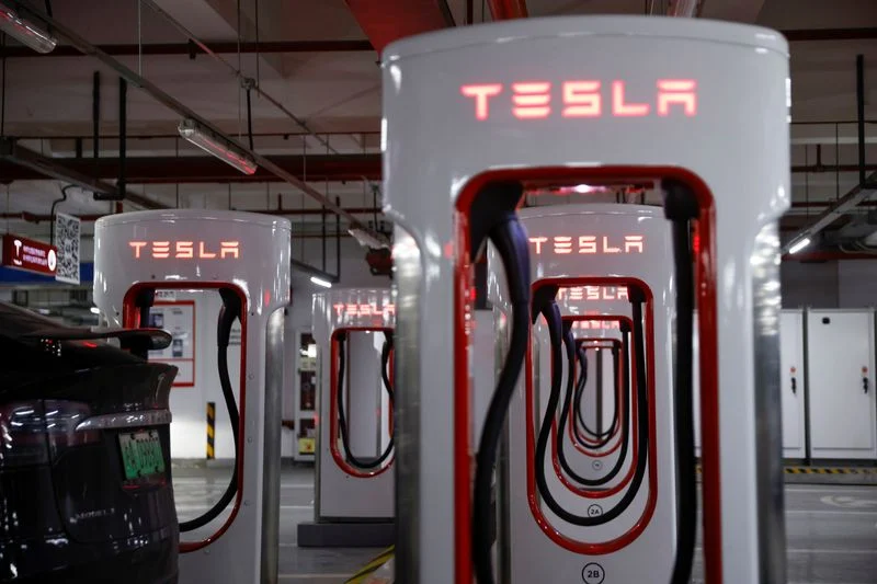 Baird: слияние Tesla и SpaceX произойдёт через 12–18 месяцев