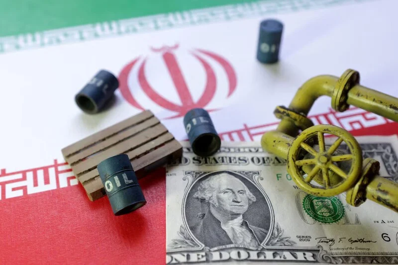 Иран стал продавать нефть на 20% дороже после снятия блокады США